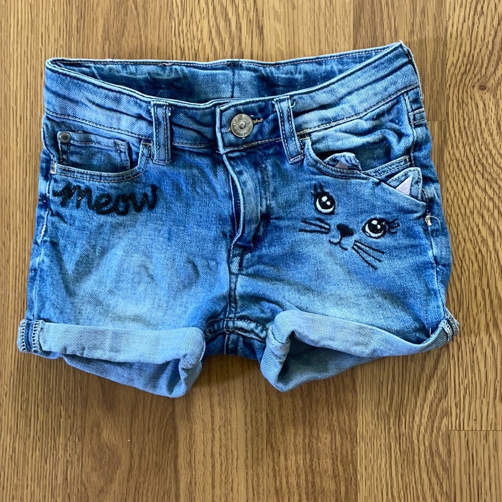 H&M girls shorts. Size 4/5.